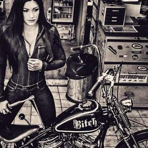 Meet your Posher, Crystal